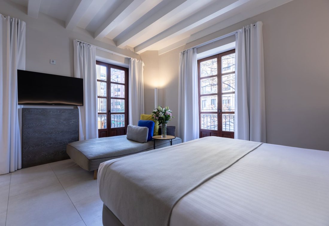 hotel-plaza-mercado-triple-exterior-1